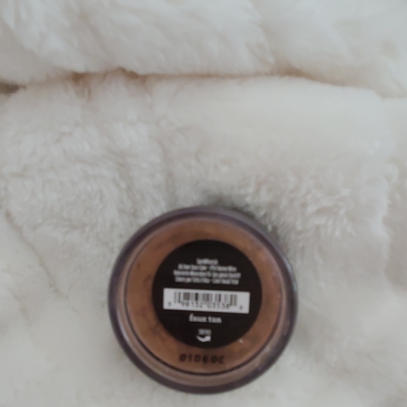 bareMinerals FOUNDATION - Picture 2 of 6